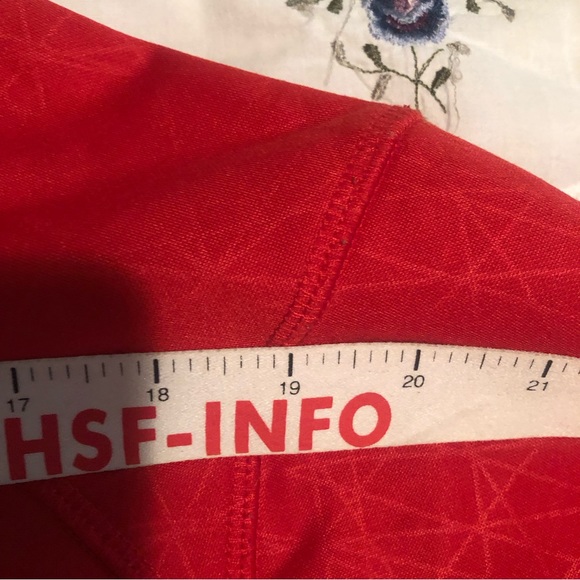 Chicago Bulls Official Hoodie - Nice logo and black contrast in hoodie - Picture 8 of 11